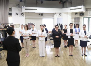 服務(wù)禮儀培訓(xùn)師必知 禮儀服務(wù)的五大基本原則